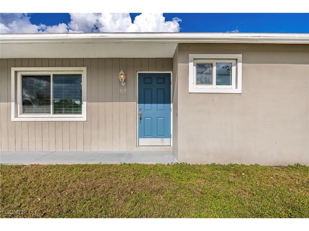 809 Palm Boulevard Lehigh Acres FL 33936 2025017409 image2
