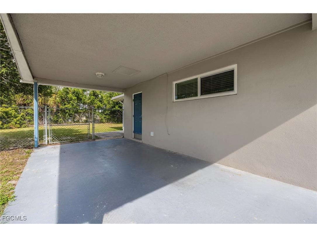 809 Palm Boulevard Lehigh Acres FL 33936 2025017409 image3