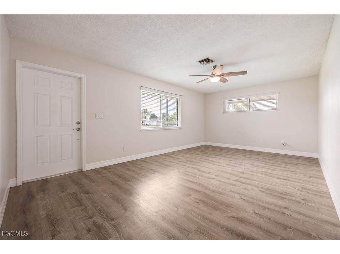 809 Palm Boulevard Lehigh Acres FL 33936 2025017409 image6