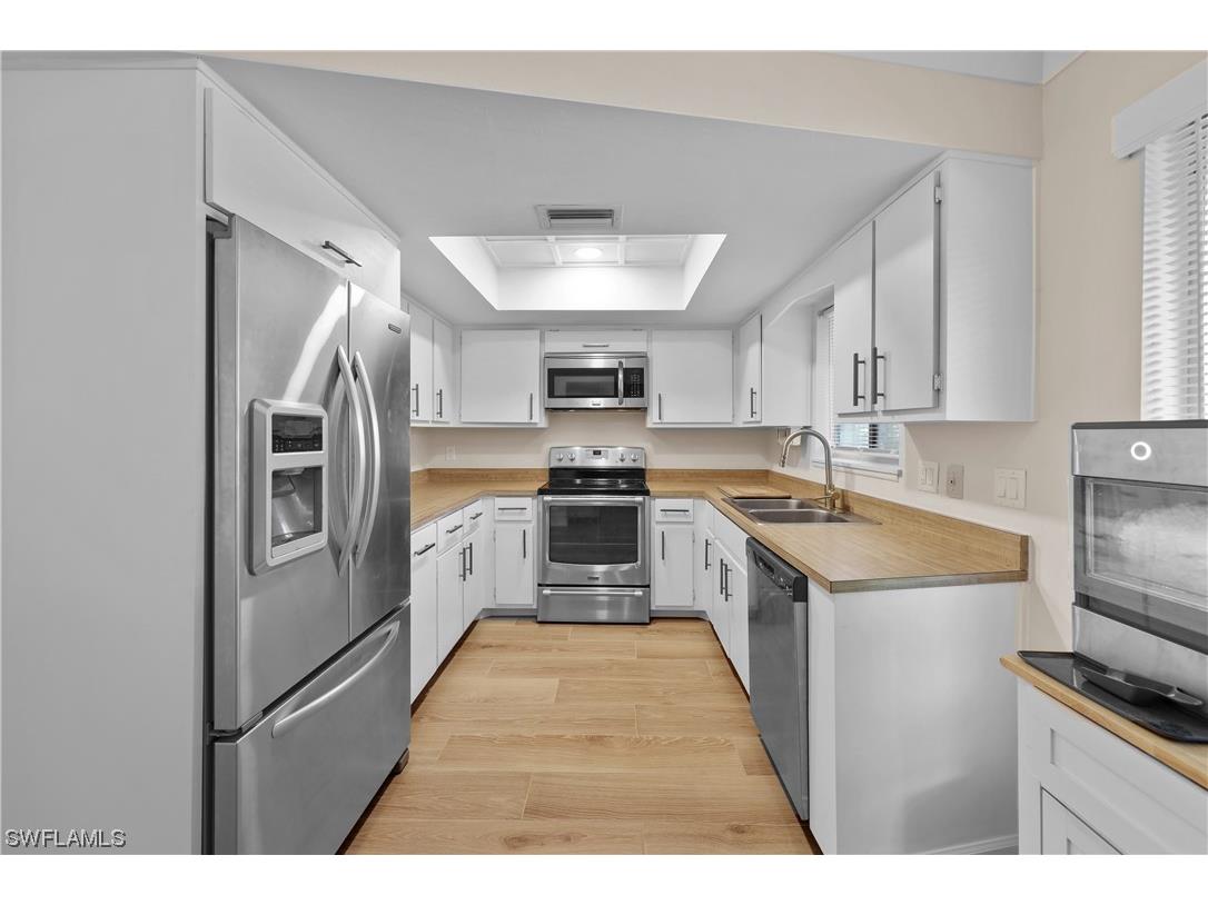 809 Palm View Drive Naples FL 34110 223061682 image1