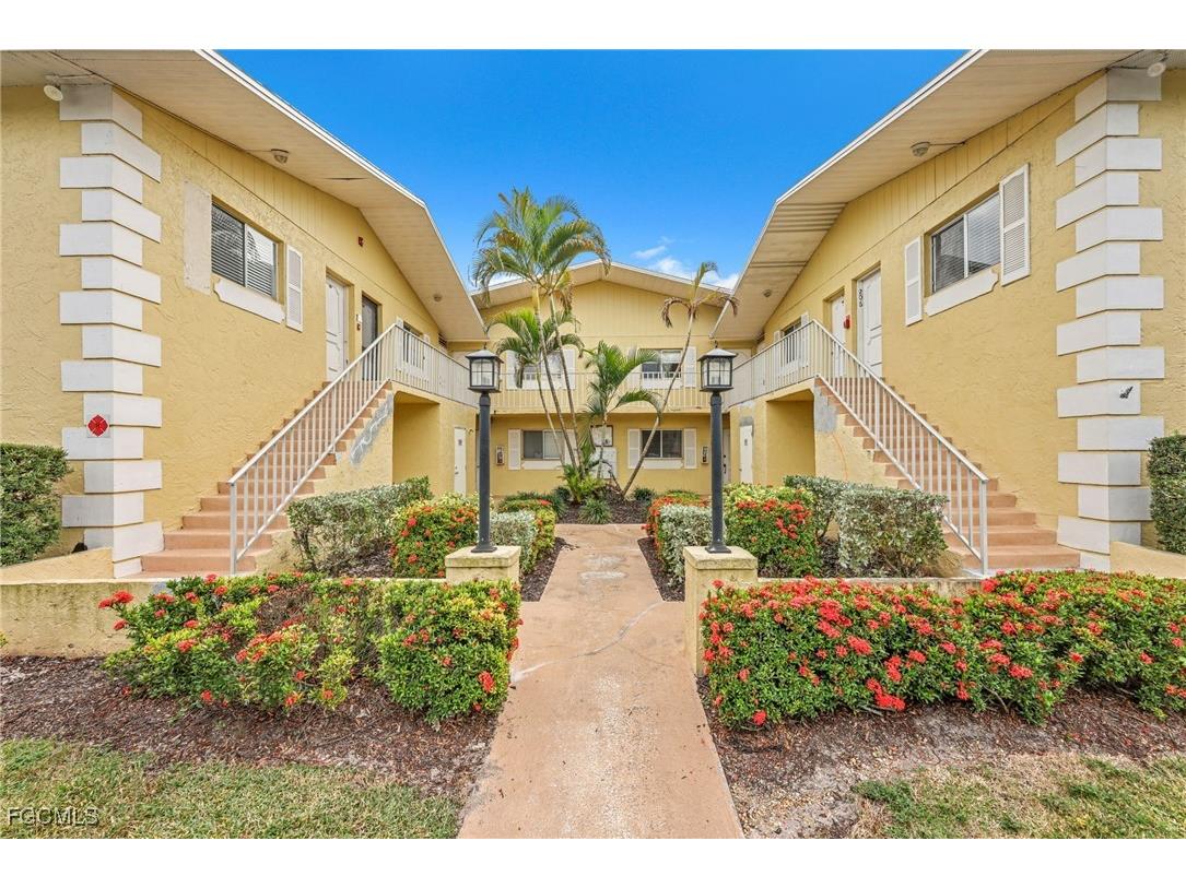 8093 Country Road #204 Fort Myers FL 33919 2025018267 image1