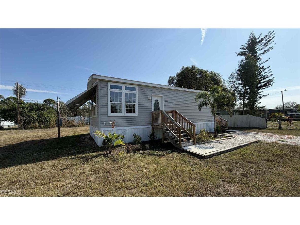 8093 Marx Drive North Fort Myers FL 33917 2026001931 image2