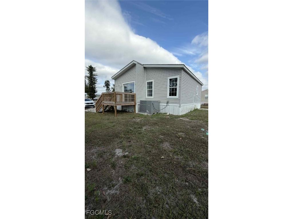 8093 Marx Drive North Fort Myers FL 33917 2026001931 image3