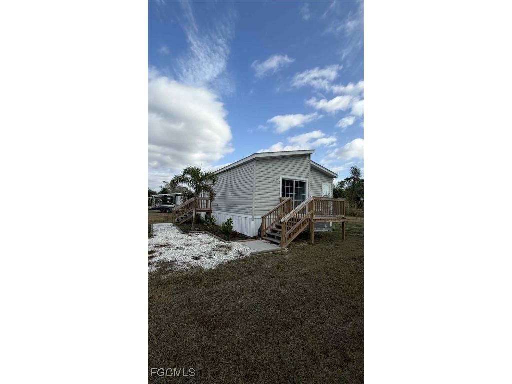 8093 Marx Drive North Fort Myers FL 33917 2026001931 image4