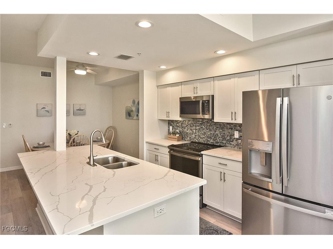 8096 Queen Palm Lane #226 Fort Myers FL 33966 2025002570 image1