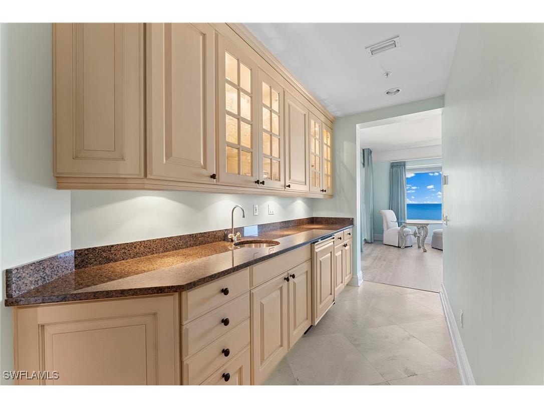 81 Seagate Drive #801 Naples FL 34103 225073171 image13