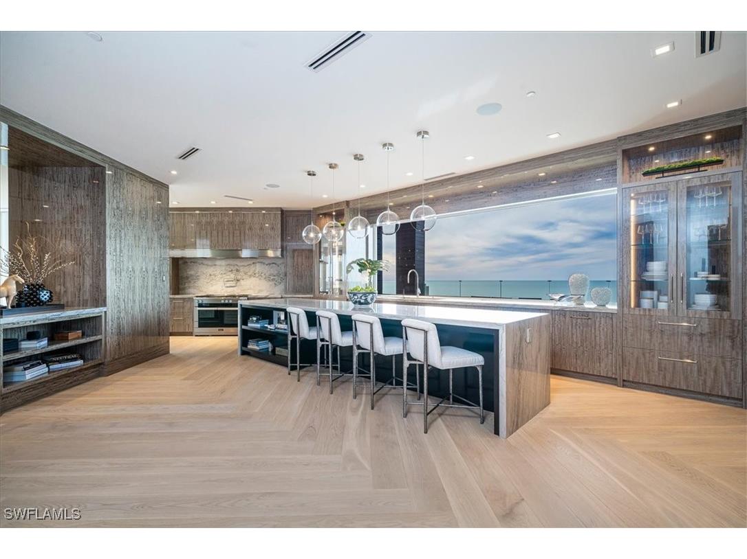 81 Seagate Drive #PH20 Naples FL 34103 225076542 image13