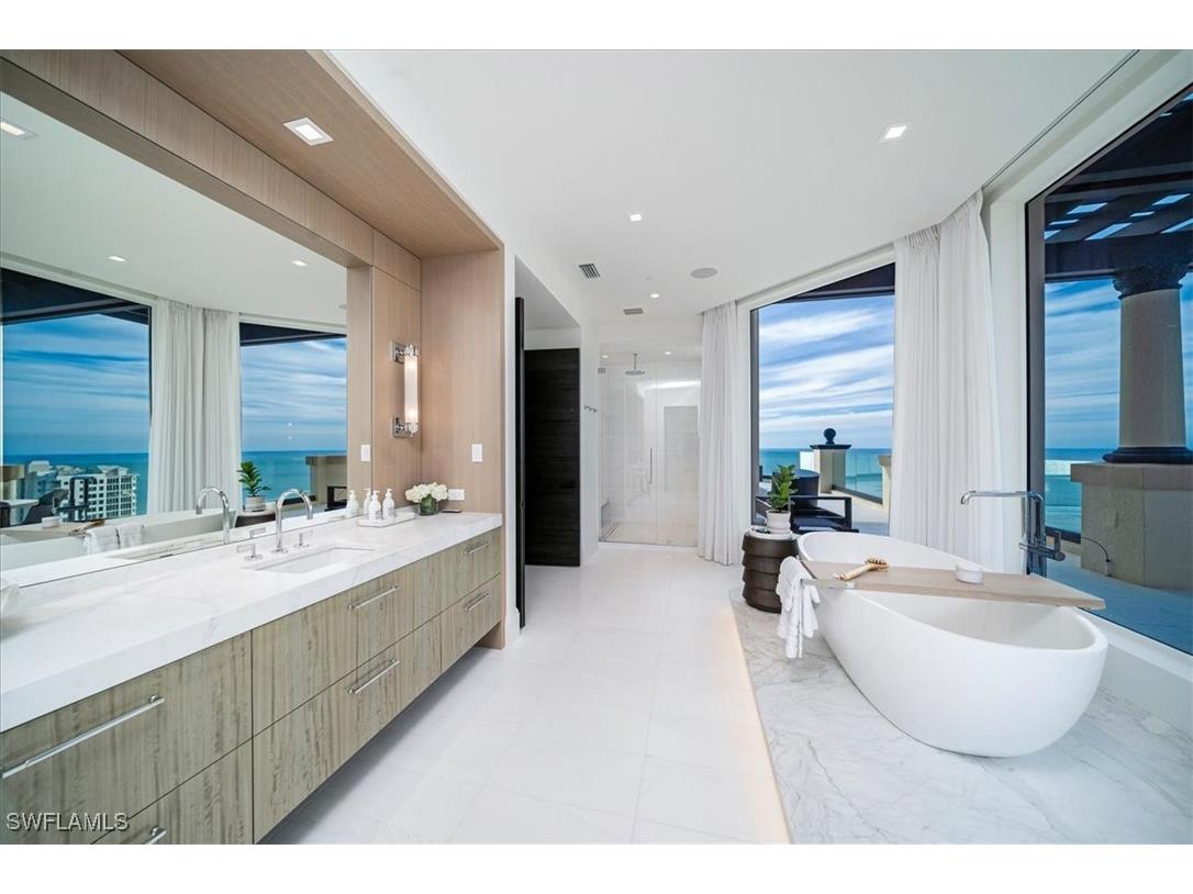 81 Seagate Drive #PH20 Naples FL 34103 225076542 image16