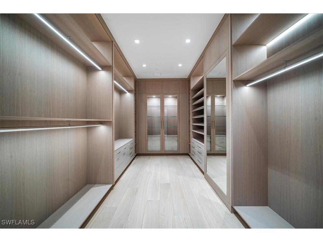 81 Seagate Drive #PH20 Naples FL 34103 225076542 image18