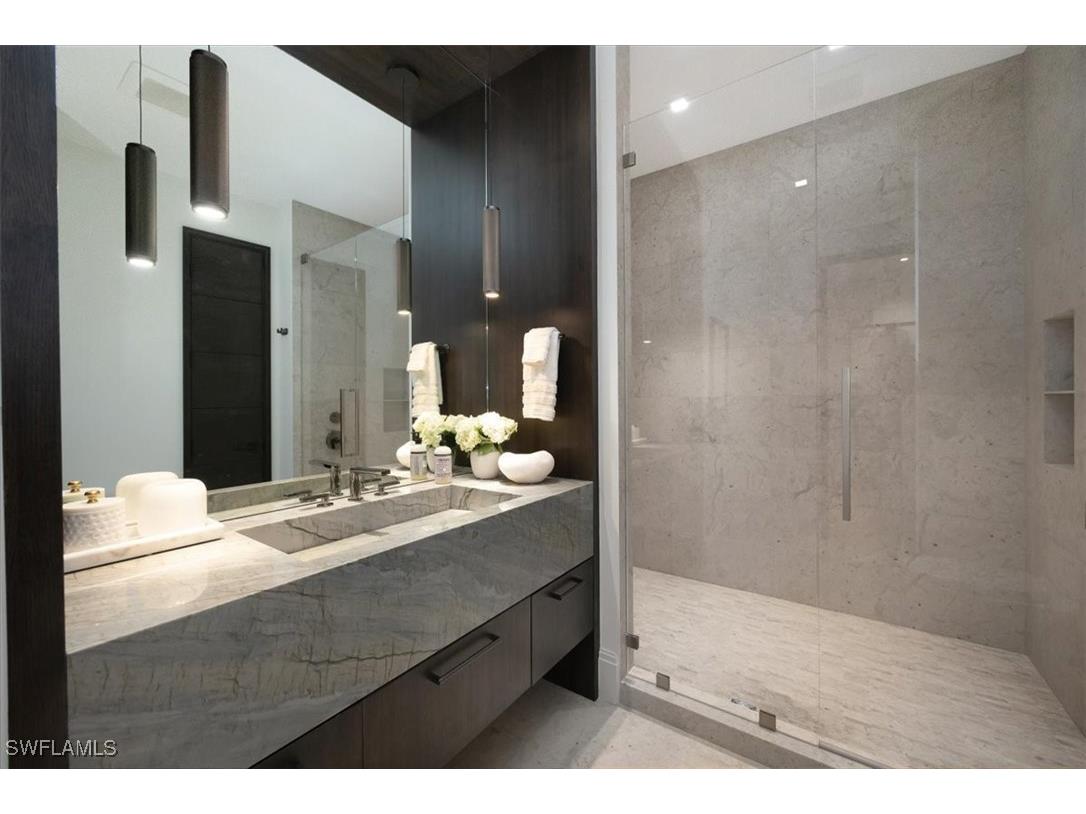 81 Seagate Drive #PH20 Naples FL 34103 225076542 image37