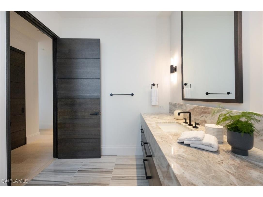 81 Seagate Drive #PH20 Naples FL 34103 225076542 image39