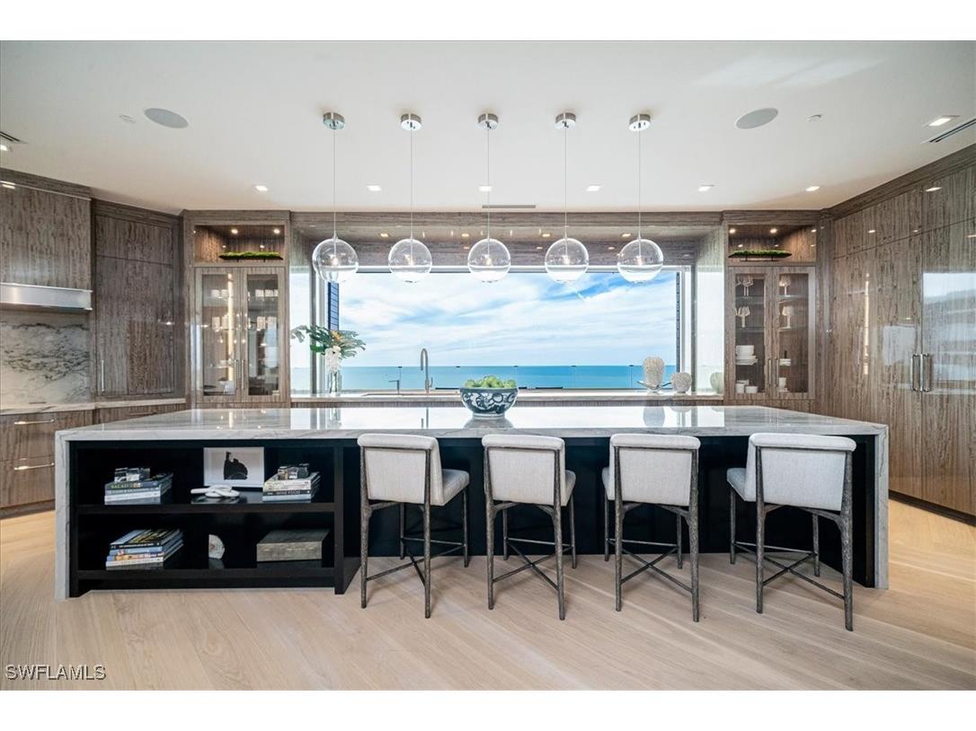 81 Seagate Drive #PH20 Naples FL 34103 225076542 image4