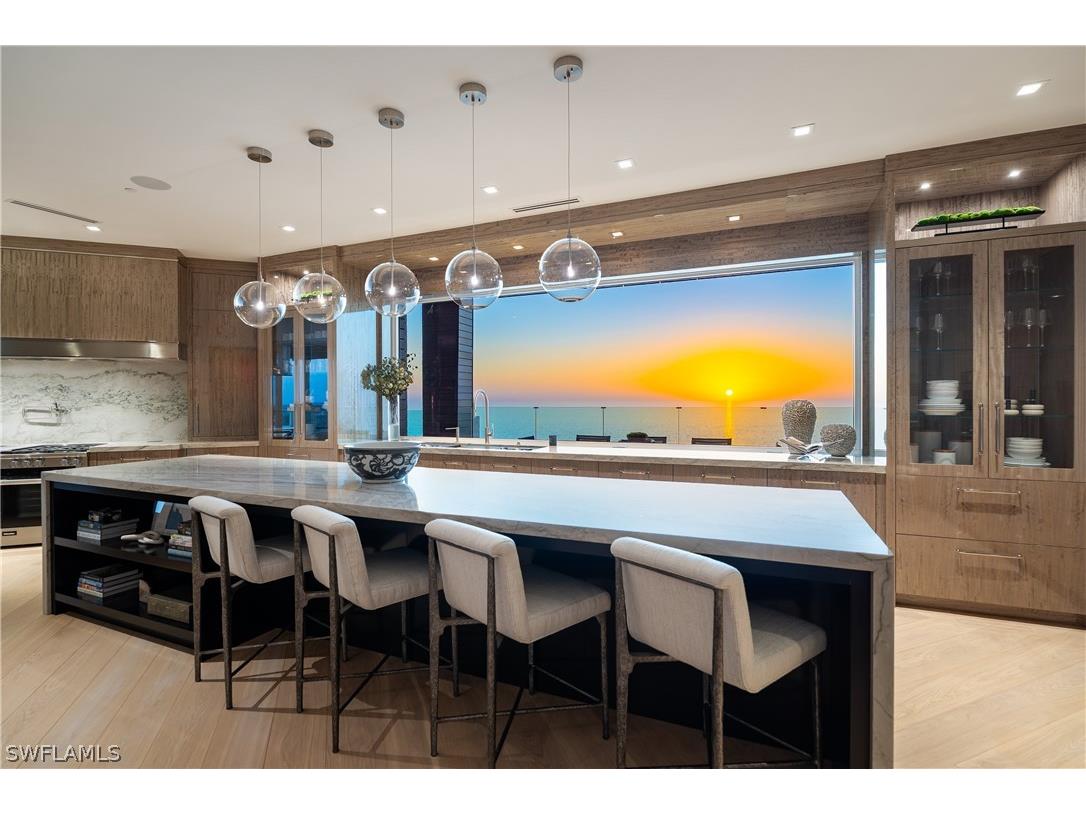 81 Seagate Drive #PH20 Naples FL 34103 226010075 image1