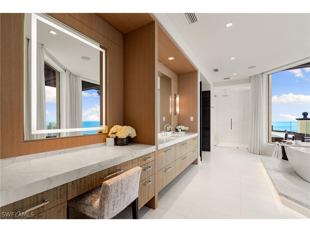 81 Seagate Drive #PH20 Naples FL 34103 226010075 image14