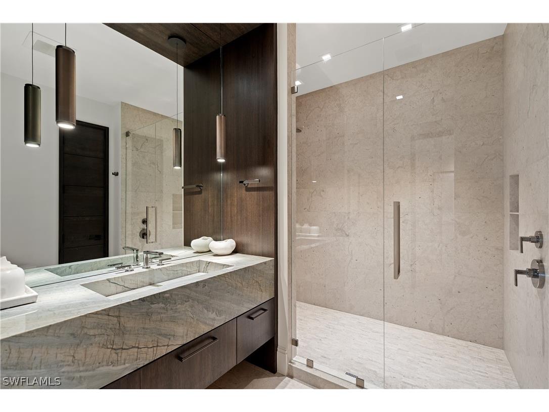 81 Seagate Drive #PH20 Naples FL 34103 226010075 image20