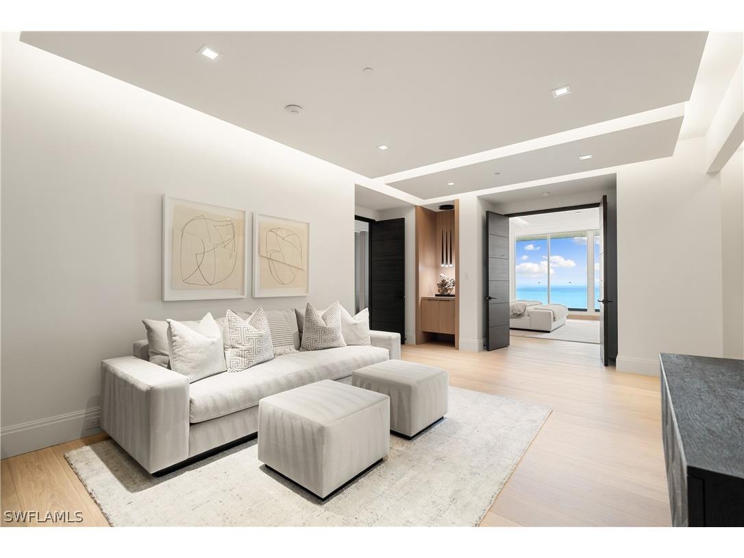 81 Seagate Drive #PH20 Naples FL 34103 226010075 image9