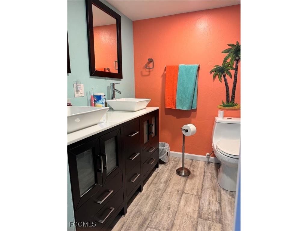 81 Sun Circle Fort Myers FL 33905 2025015860 image10