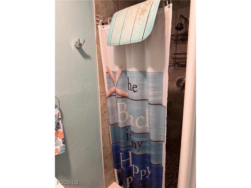 81 Sun Circle Fort Myers FL 33905 2025015860 image14