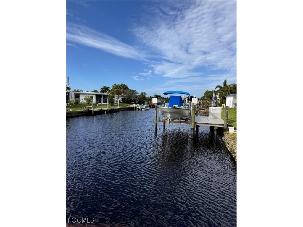 81 Sun Circle Fort Myers FL 33905 2025015860 image18