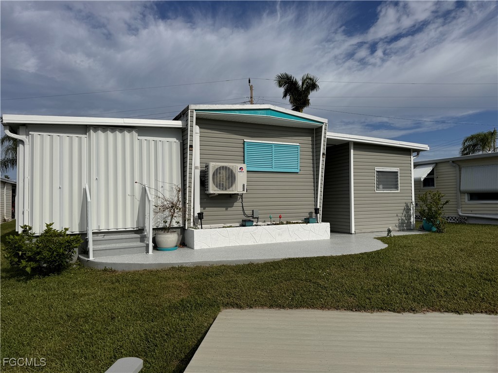 81 Sun Circle Fort Myers FL 33905 2025015860 image2