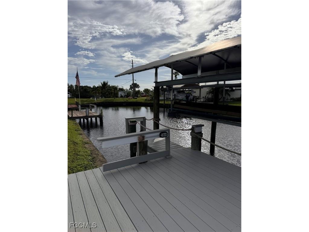 81 Sun Circle Fort Myers FL 33905 2025015860 image3