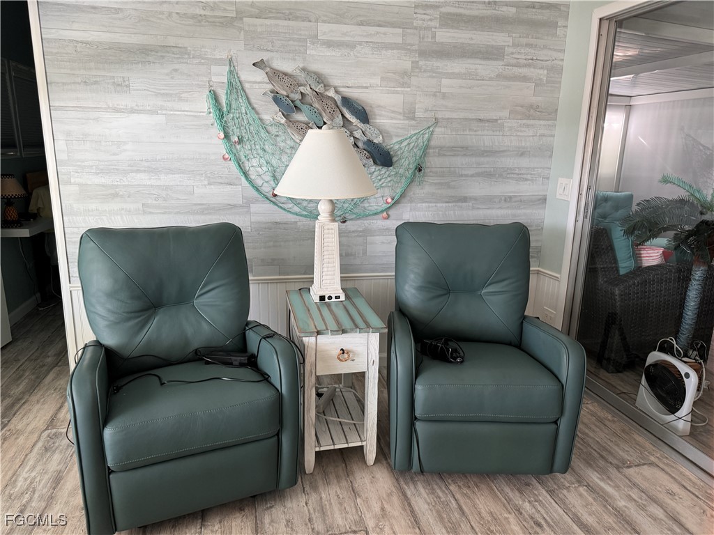 81 Sun Circle Fort Myers FL 33905 2025015860 image8