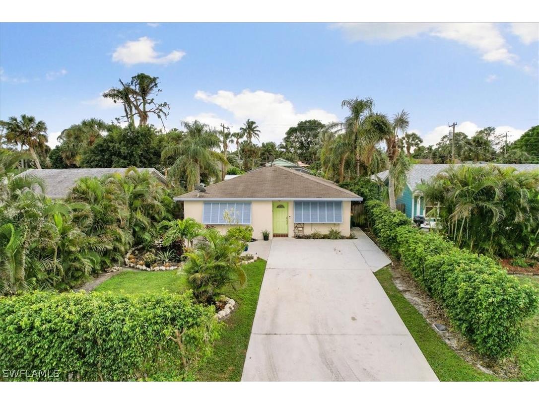 810 103rd Avenue N Naples FL 34108 222087487 image1