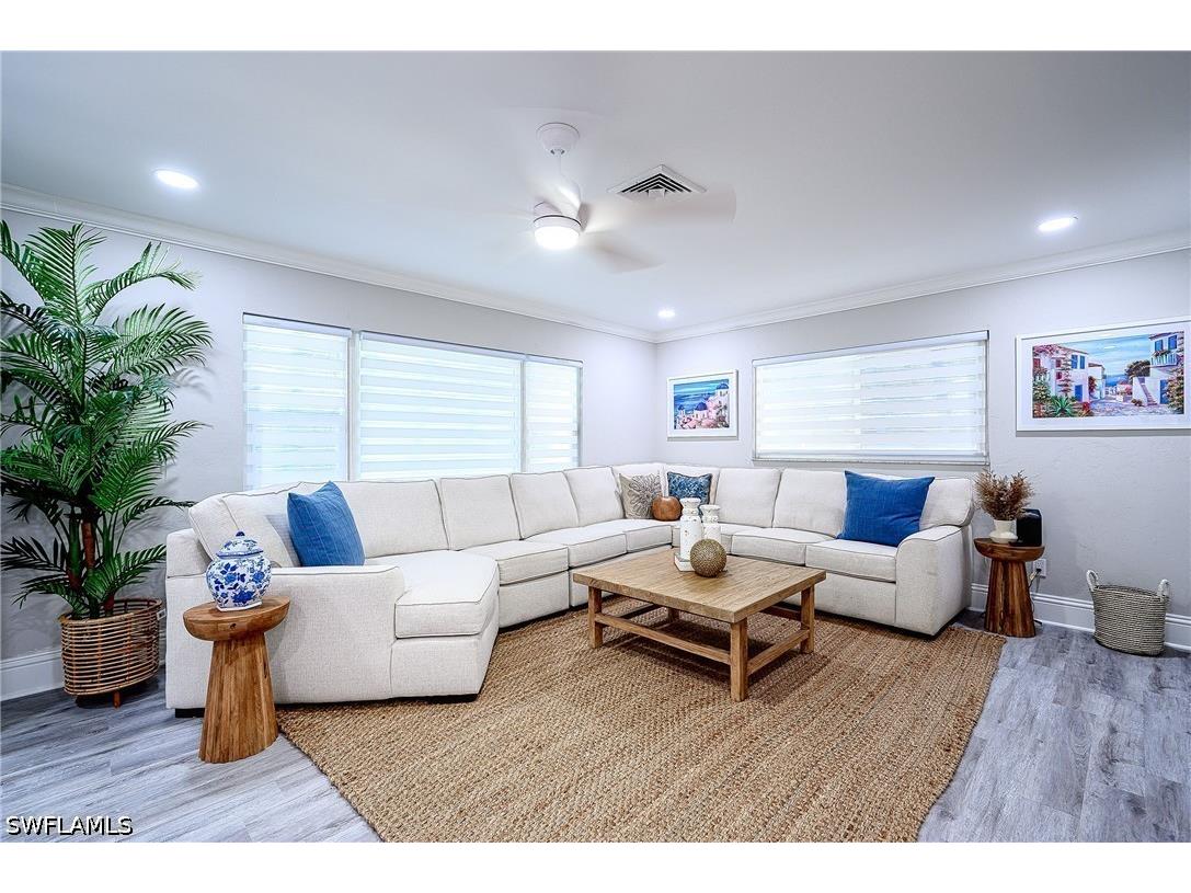 810 103rd Avenue N Naples FL 34108 226017159 image1