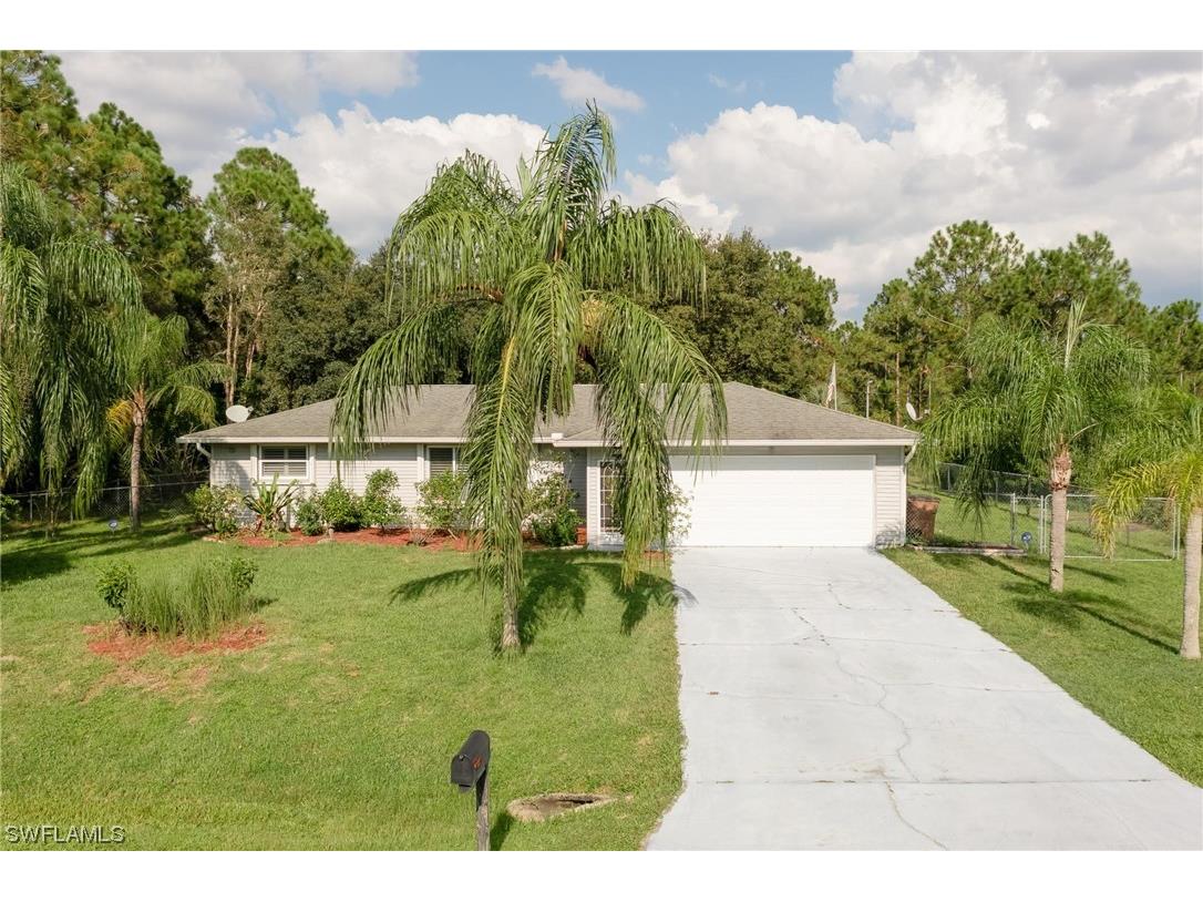 810 Pine Avenue Lehigh Acres FL 33972 223030701 image1