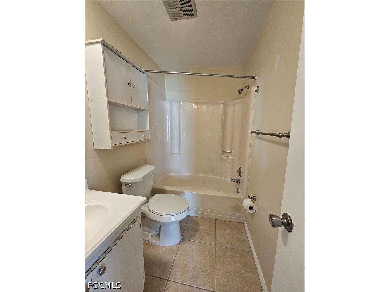 8101 Country Road #201 Fort Myers FL 33919 2026025165 image25