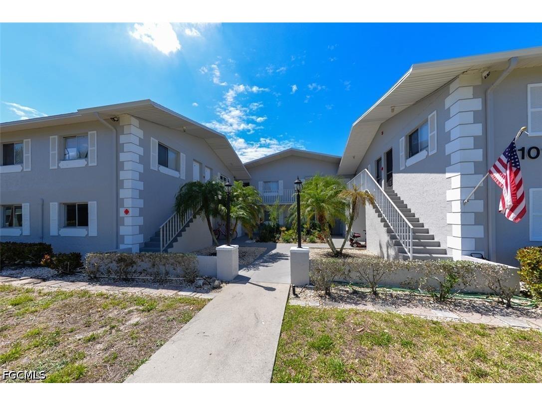 8101 Country Road #203 Fort Myers FL 33919 2026018928 image1