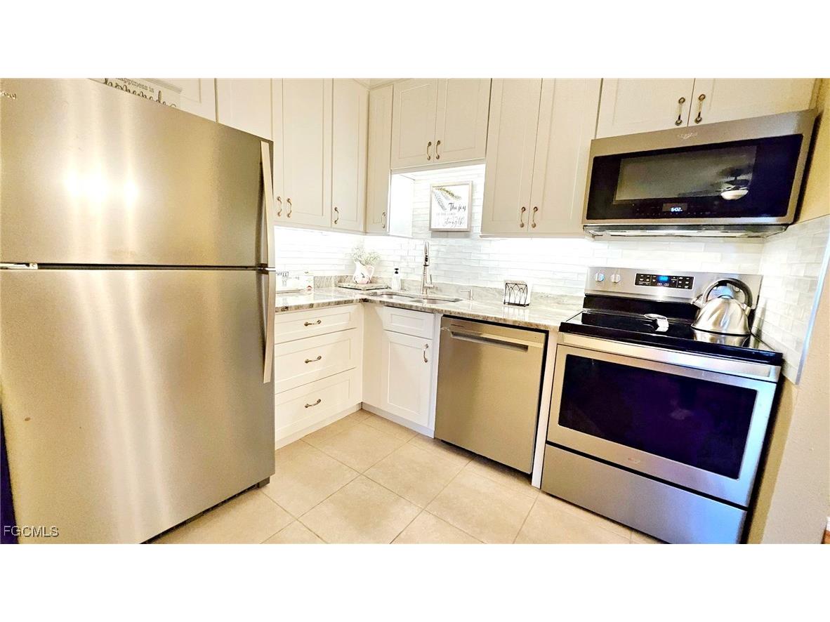 8101 S Woods Circle #6 Fort Myers FL 33919 2025019589 image8
