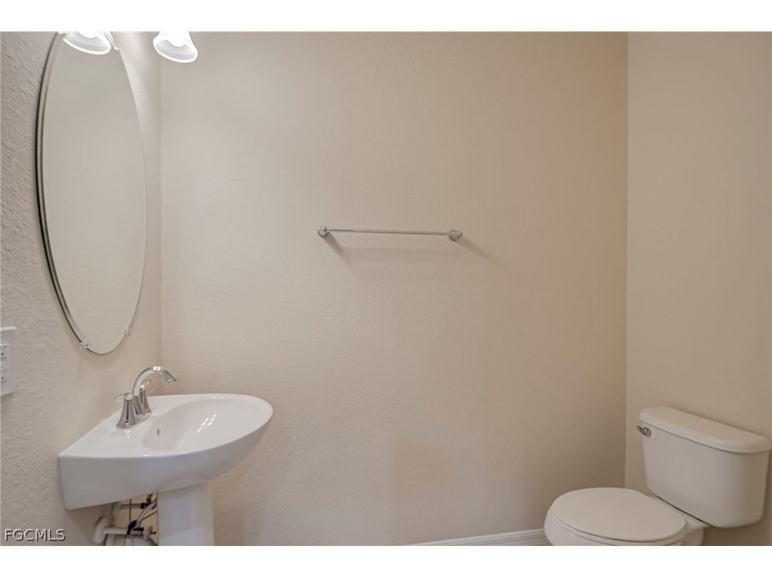 8103 Summerfield Street Fort Myers FL 33919 2026008379 image25