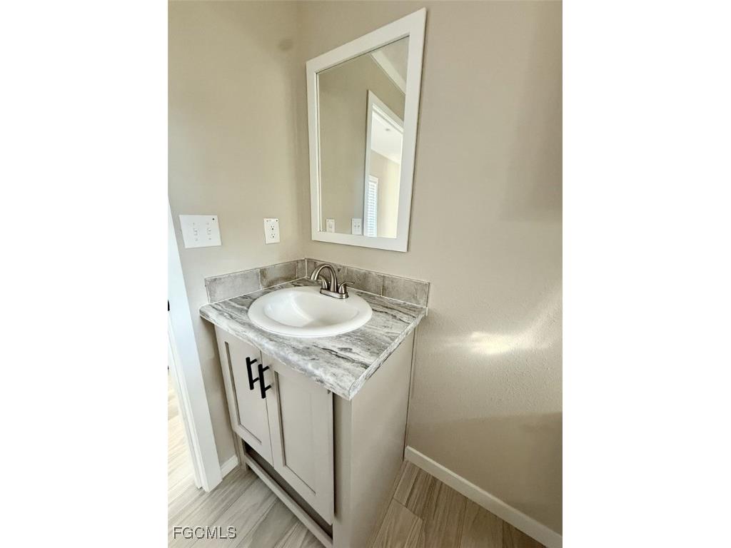 8104 Marx Drive North Fort Myers FL 33917 2026002631 image35