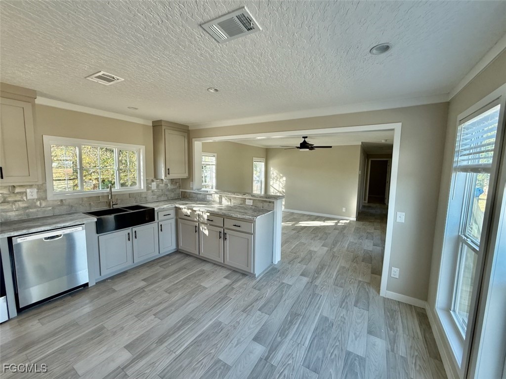 8104 Marx Drive North Fort Myers FL 33917 2026002631 image4