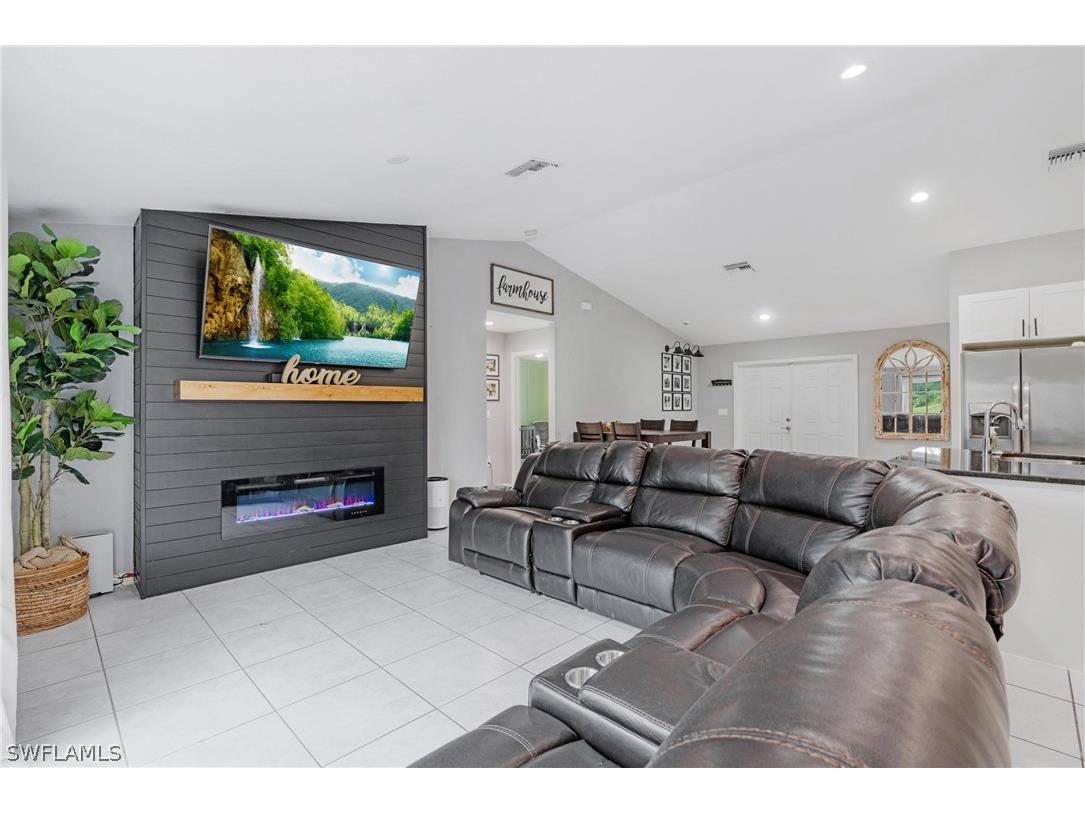 8106 Mesa Court Labelle FL 33935 224048580 image1