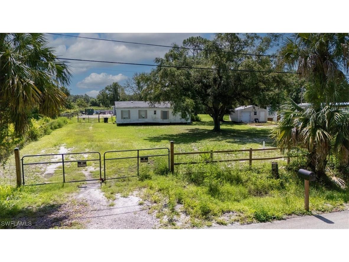 8109 Bartholomew Drive North Fort Myers FL 33917 225057225 image1