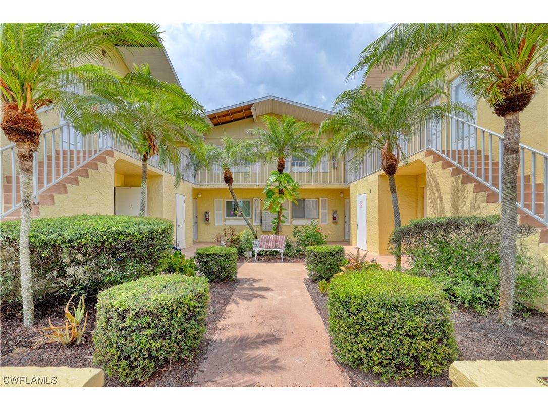 8109 Country Road #202 Fort Myers FL 33919 223041453 image1