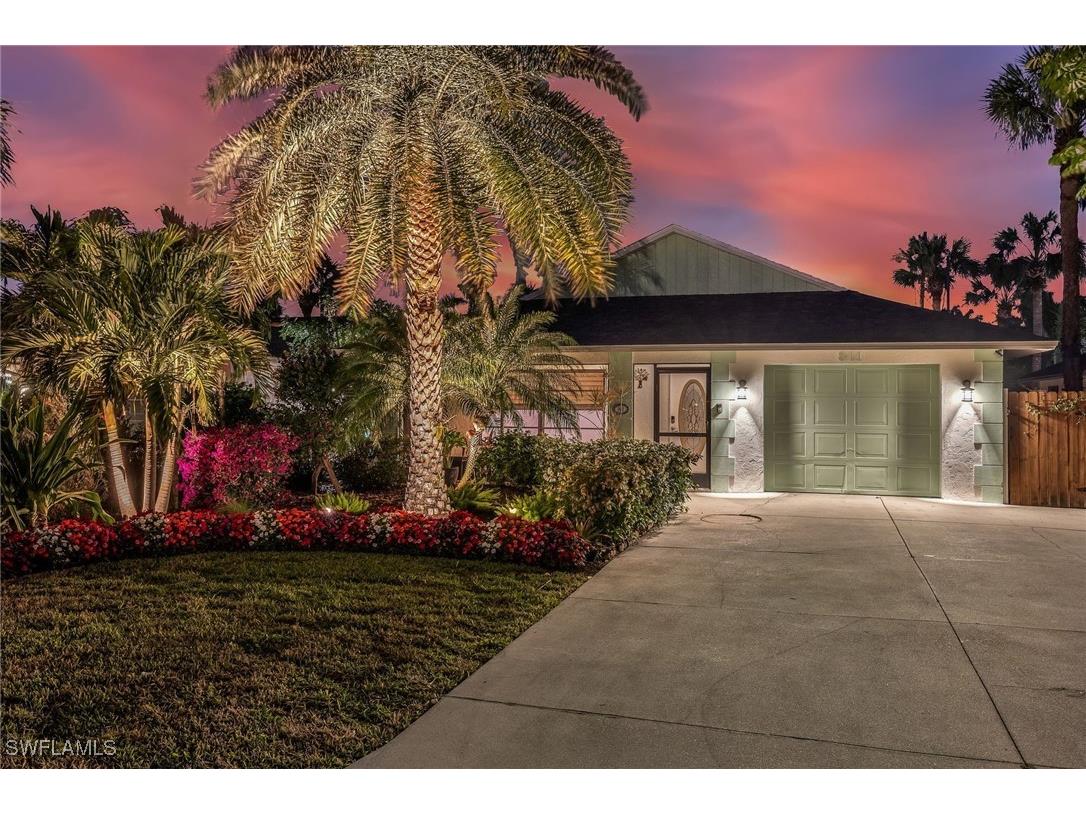 811 102nd Avenue N Naples FL 34108 224104221 image1