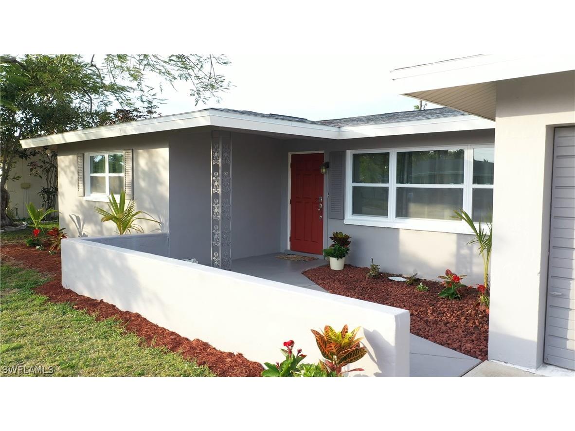 811 Entrada Drive N Fort Myers FL 33919 224018333 image1