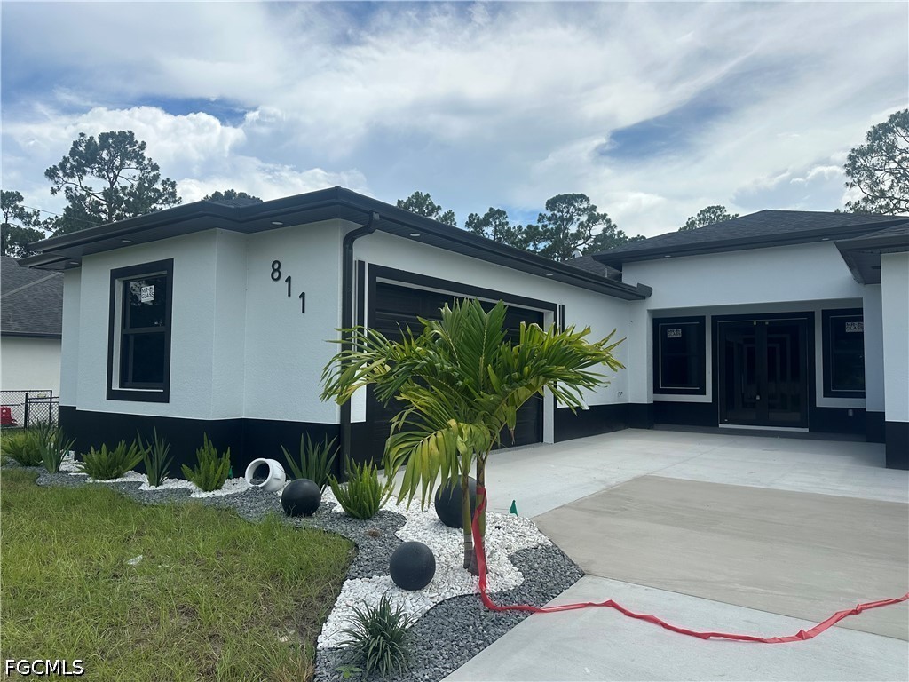 811 Hamilton Avenue Lehigh Acres FL 33972 2026018181 image1