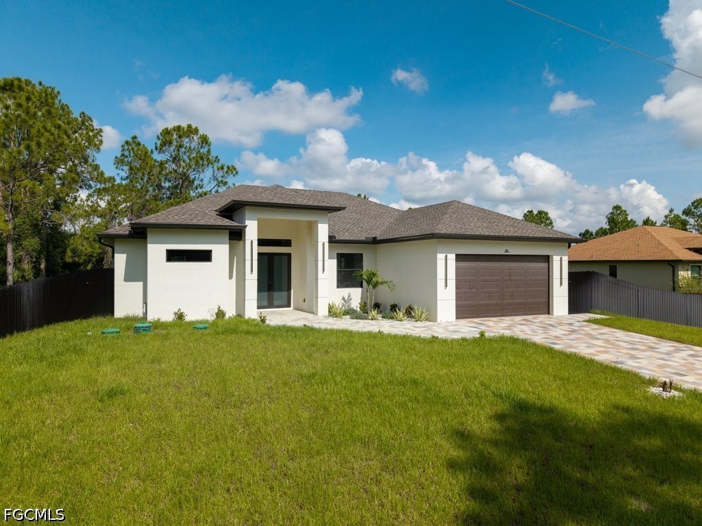 811 Rush Avenue Lehigh Acres FL 33972 2026024584 image1