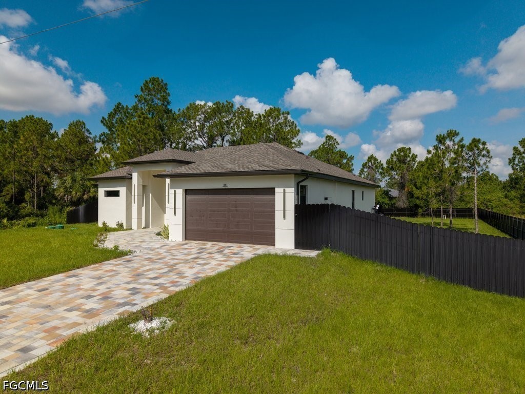 811 Rush Avenue Lehigh Acres FL 33972 2026024584 image5