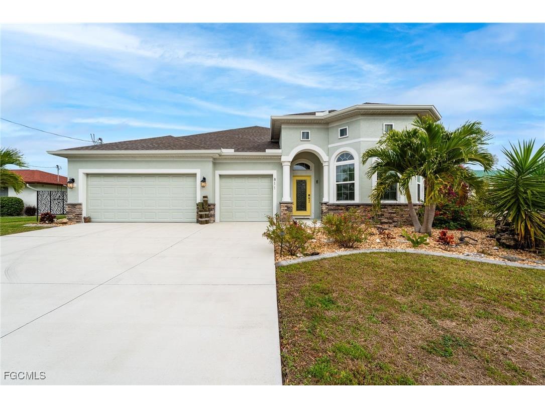 811 SE 33rd Terrace Cape Coral FL 33904 2026002249 image1