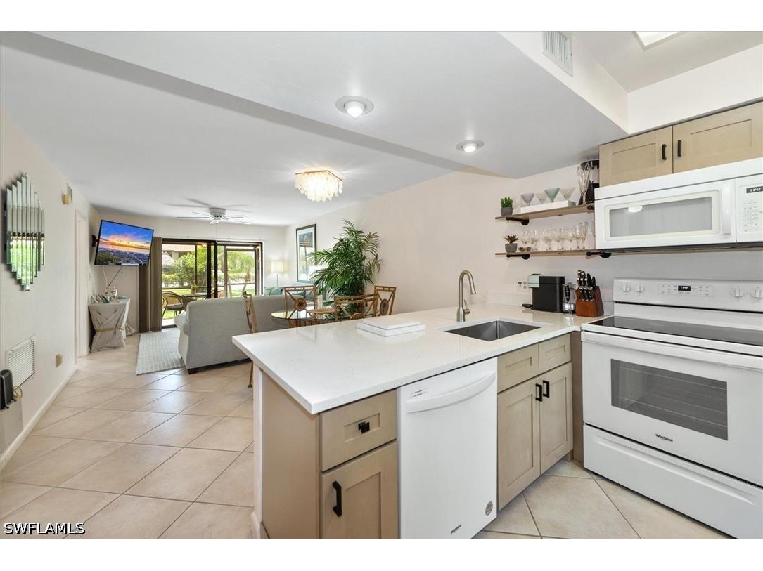 811 W Elkcam Circle #D2 Marco Island FL 34145 226014470 image4