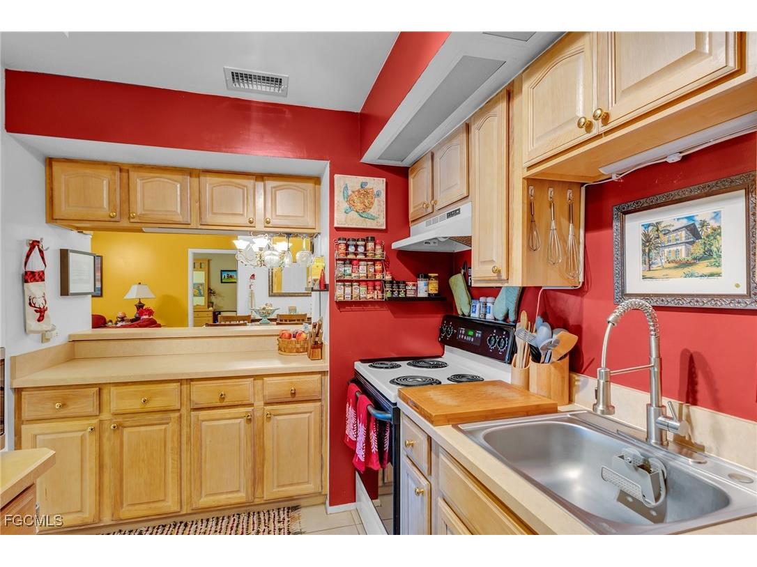 8110 S Woods Circle #13 Fort Myers FL 33919 2025020208 image13