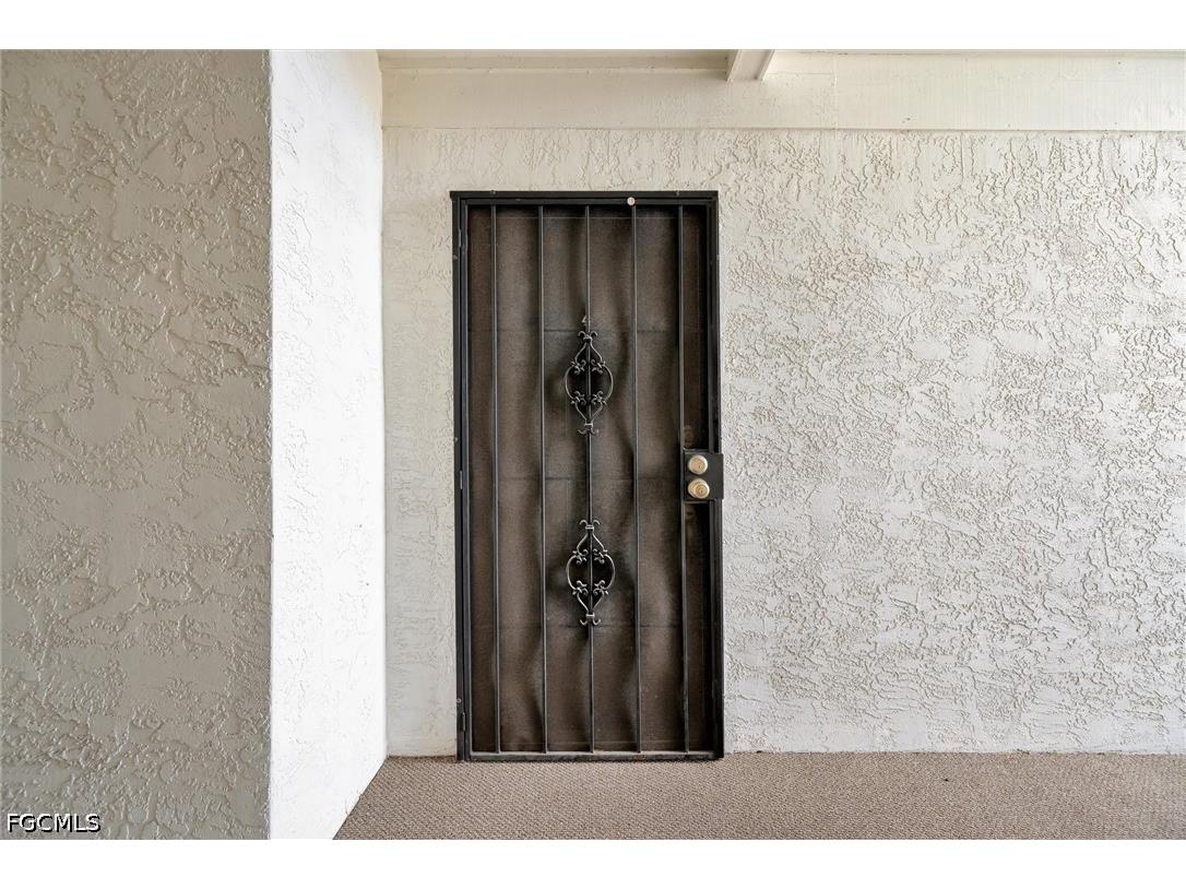 8110 S Woods Circle #4 Fort Myers FL 33919 2026018045 image4