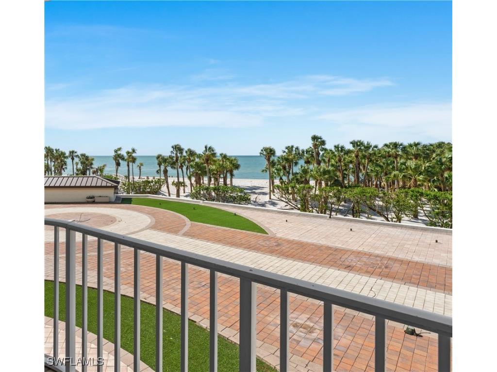 8111 Bay Colony Drive #104 Naples FL 34108 224020732 image1