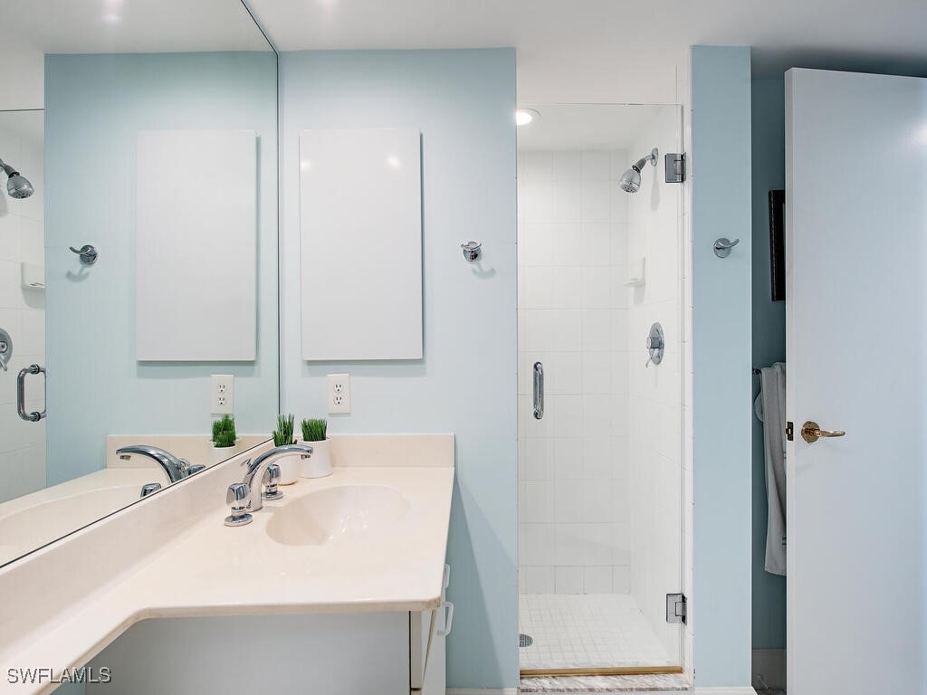 8111 Bay Colony Drive #1403 Naples FL 34108 225037228 image10