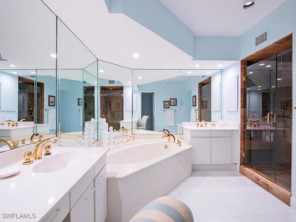 8111 Bay Colony Drive #1403 Naples FL 34108 225037228 image8